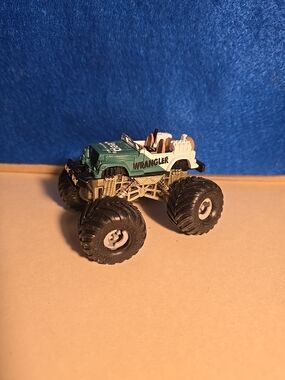 041026 Wrangler Jeep Monster Truck DaimlerChrysler Corporation Funline Die Cast